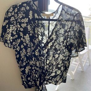 Hardly ever worn adorable love stitch tie blouse!